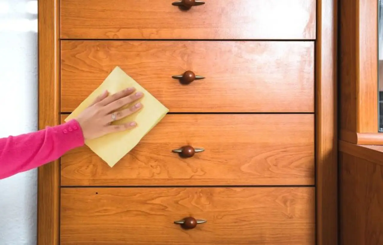Come eliminare l’odore di chiuso da cassetti e armadi una volta per tutte